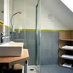 R & J Otel