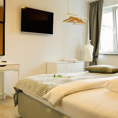 Otel R & J Rust