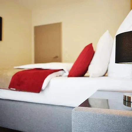 Hotel R & J
