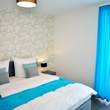 Hotel R & J 3*